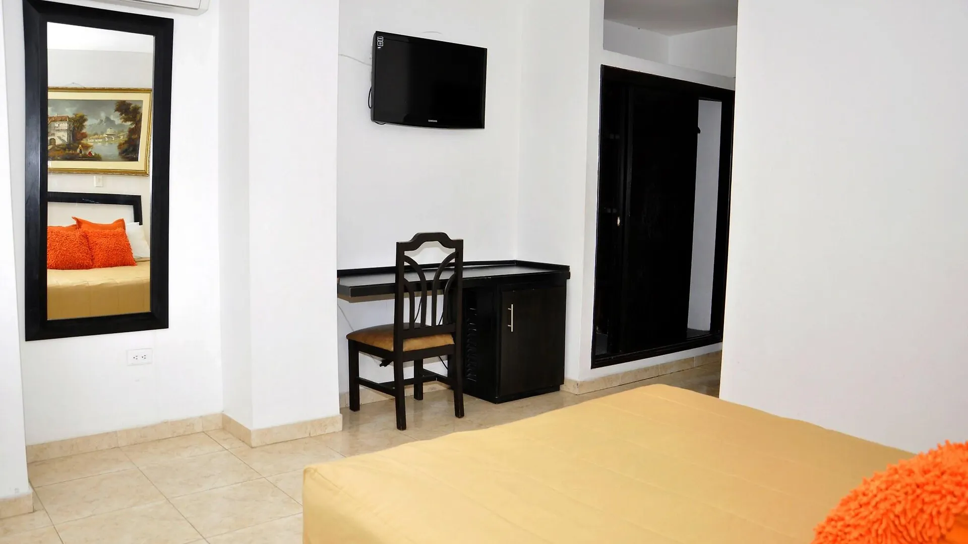 Hotel Axis Inn By Geh Suites Santa Marta  3*, Santa Marta (Magdalena)