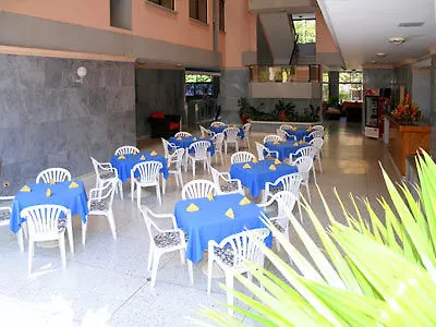 Hotel Axis Inn By Geh Suites Santa Marta