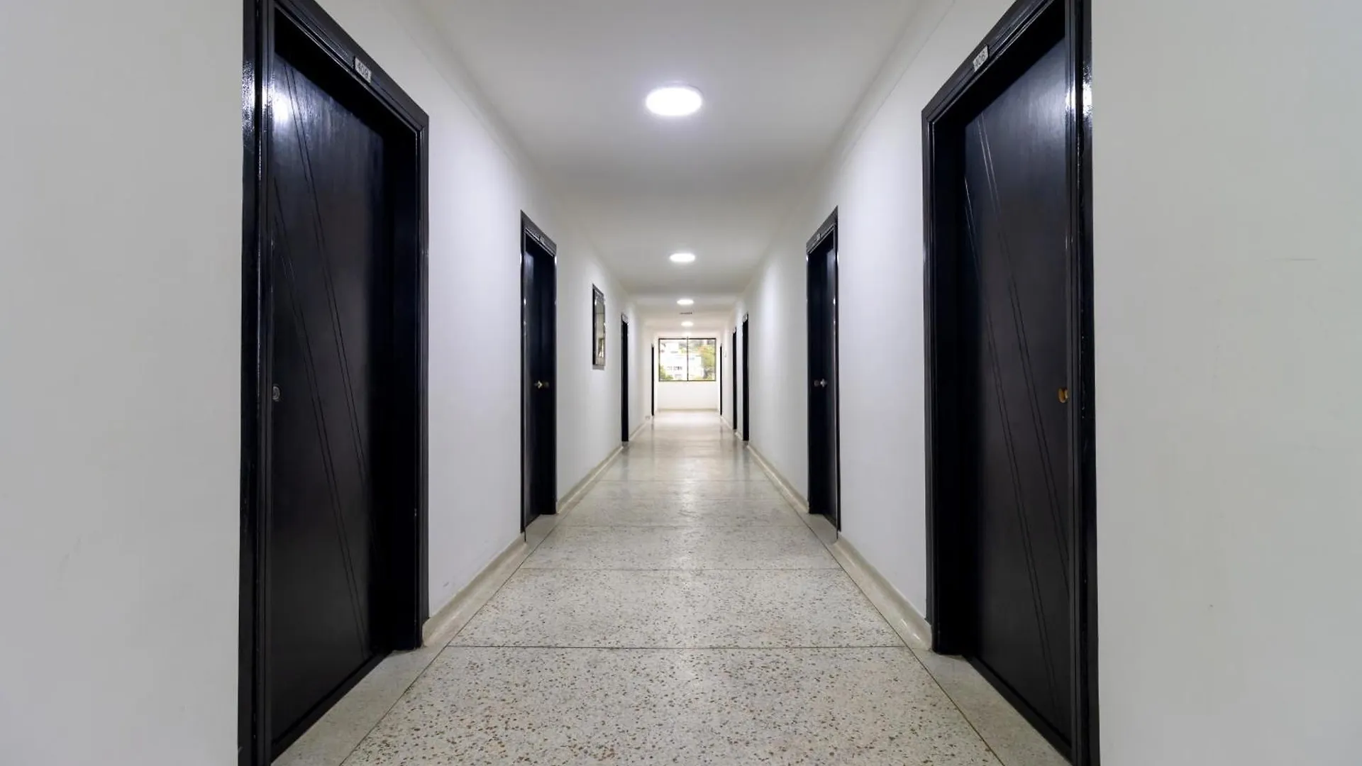 Hotel Axis Inn By Geh Suites Santa Marta