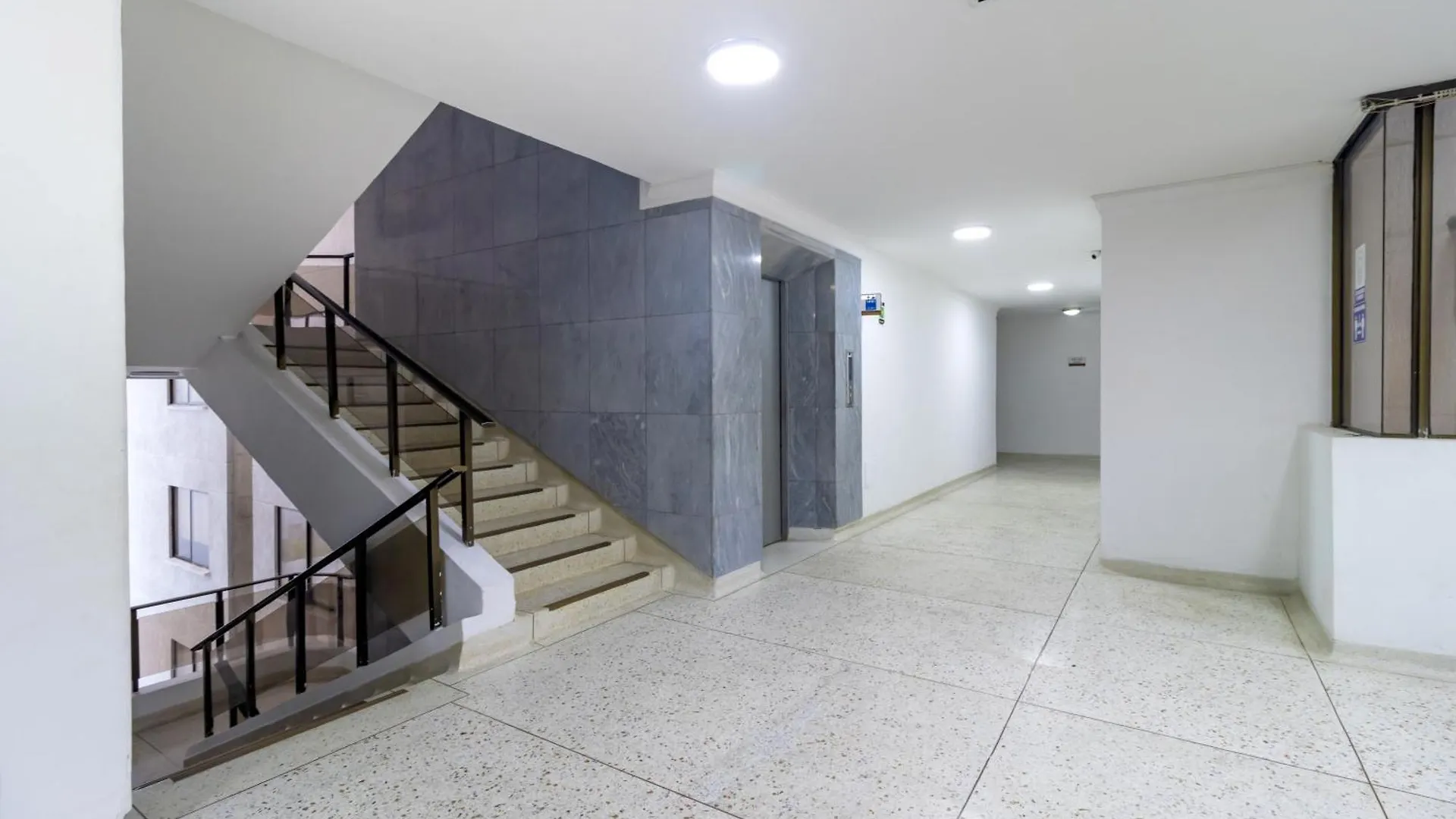 Hotel Axis Inn By Geh Suites Santa Marta