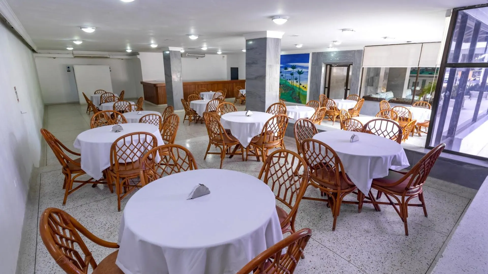 Hotel Axis Inn By Geh Suites Santa Marta  3*, Santa Marta (Magdalena)