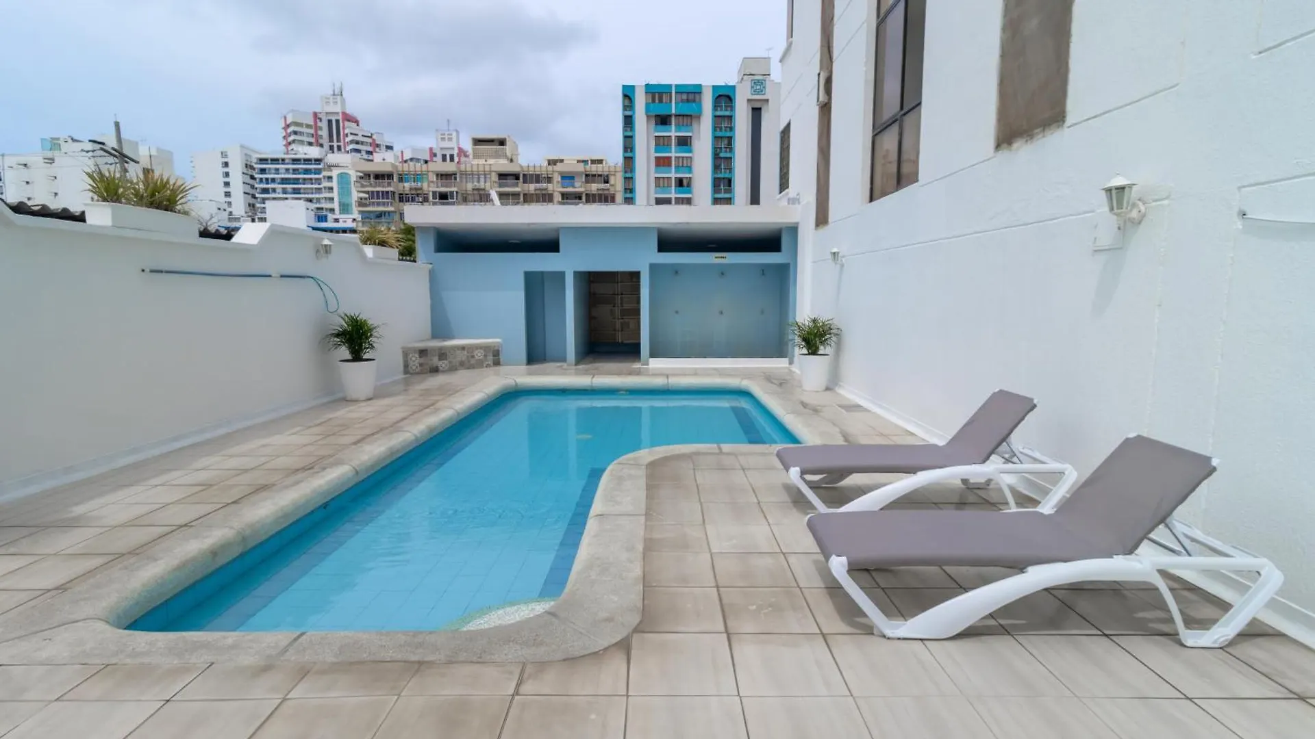 Hotel Axis Inn By Geh Suites Santa Marta