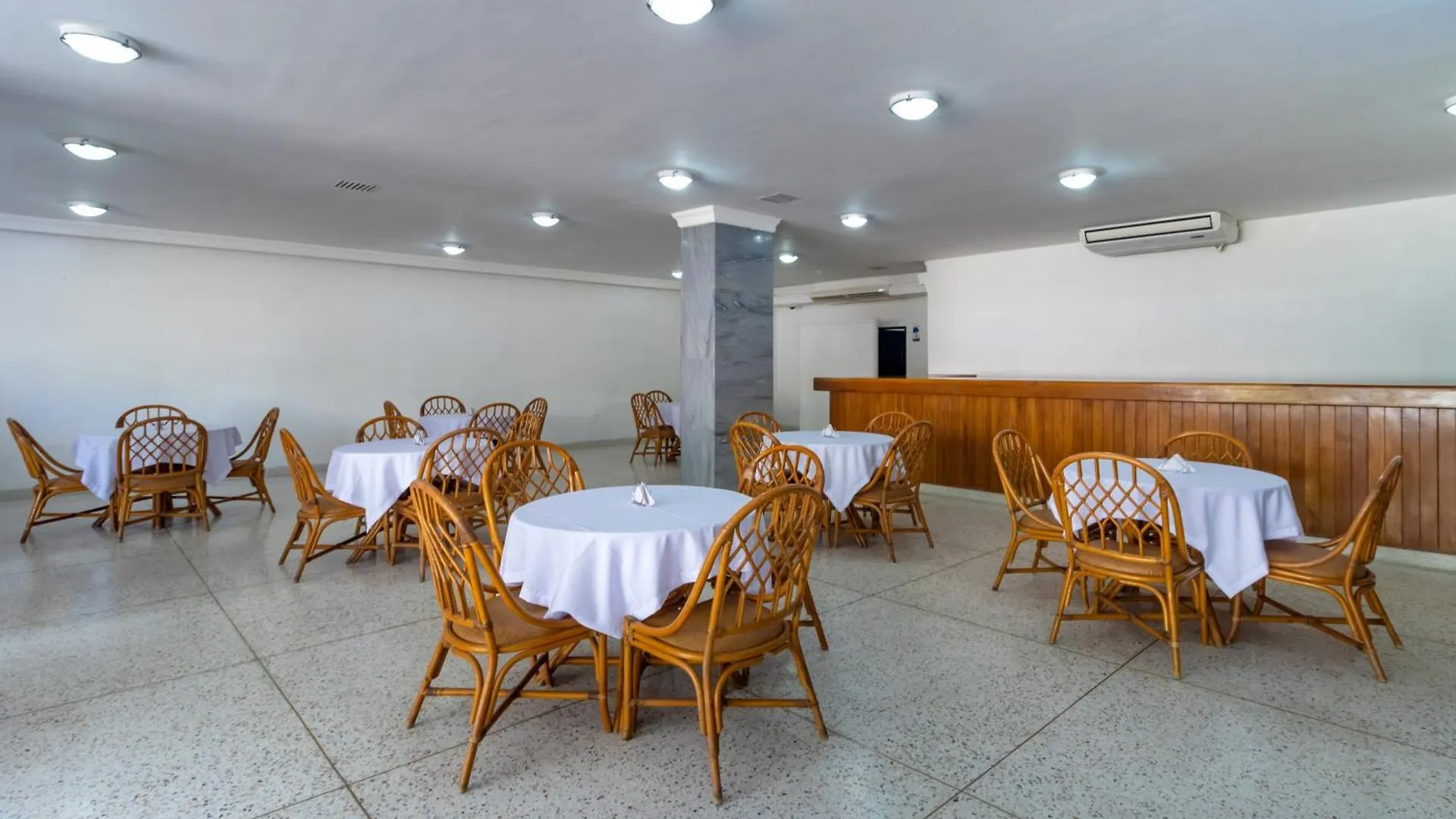 Hotel Axis Inn By Geh Suites Santa Marta  3*, Santa Marta (Magdalena) Colombia