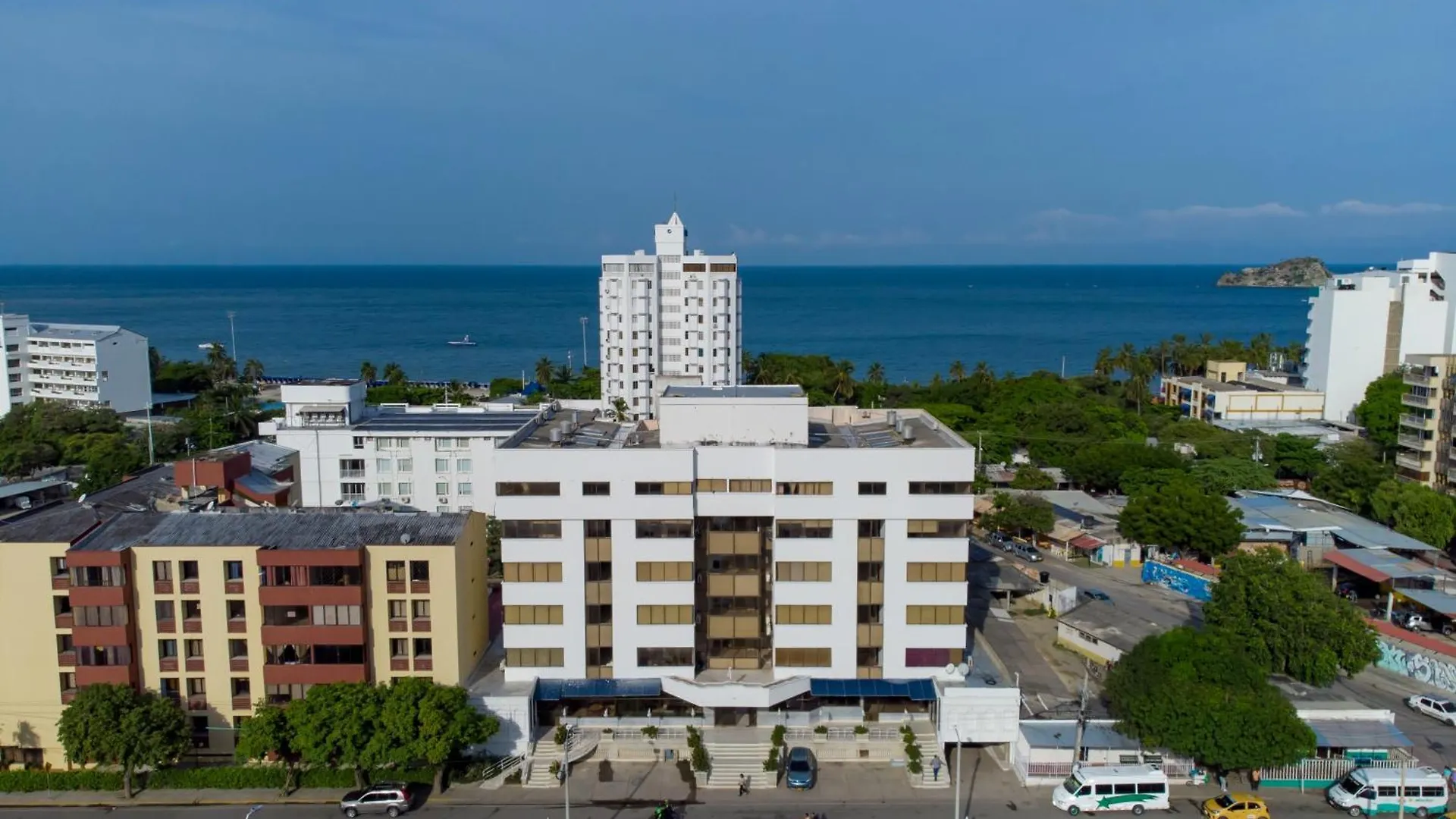 Hotel Axis Inn By Geh Suites Santa Marta
