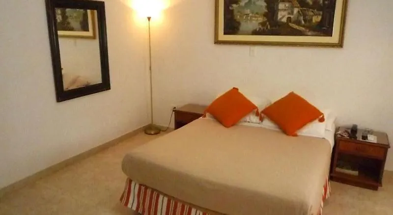 Hotel Axis Inn By Geh Suites Santa Marta
