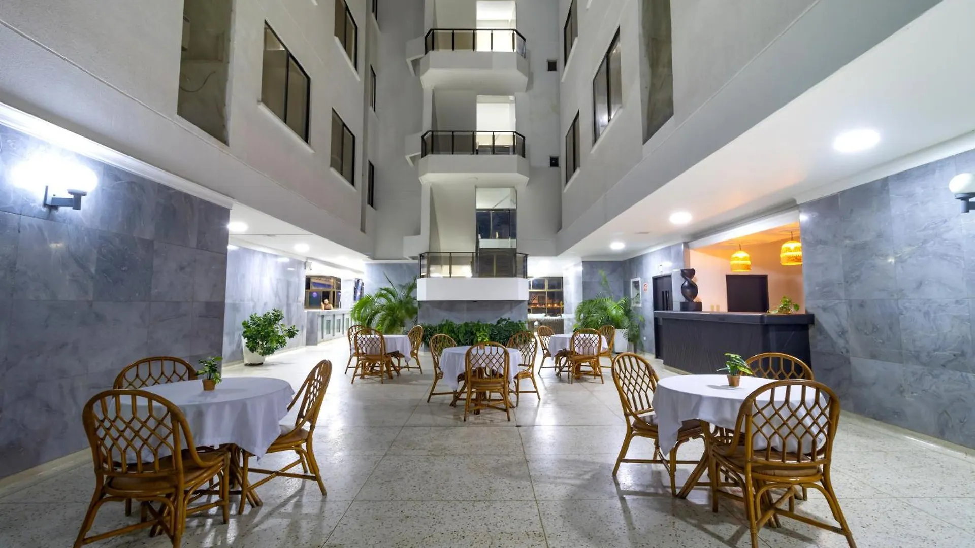 Hotel Axis Inn By Geh Suites Santa Marta  3*, Santa Marta (Magdalena)