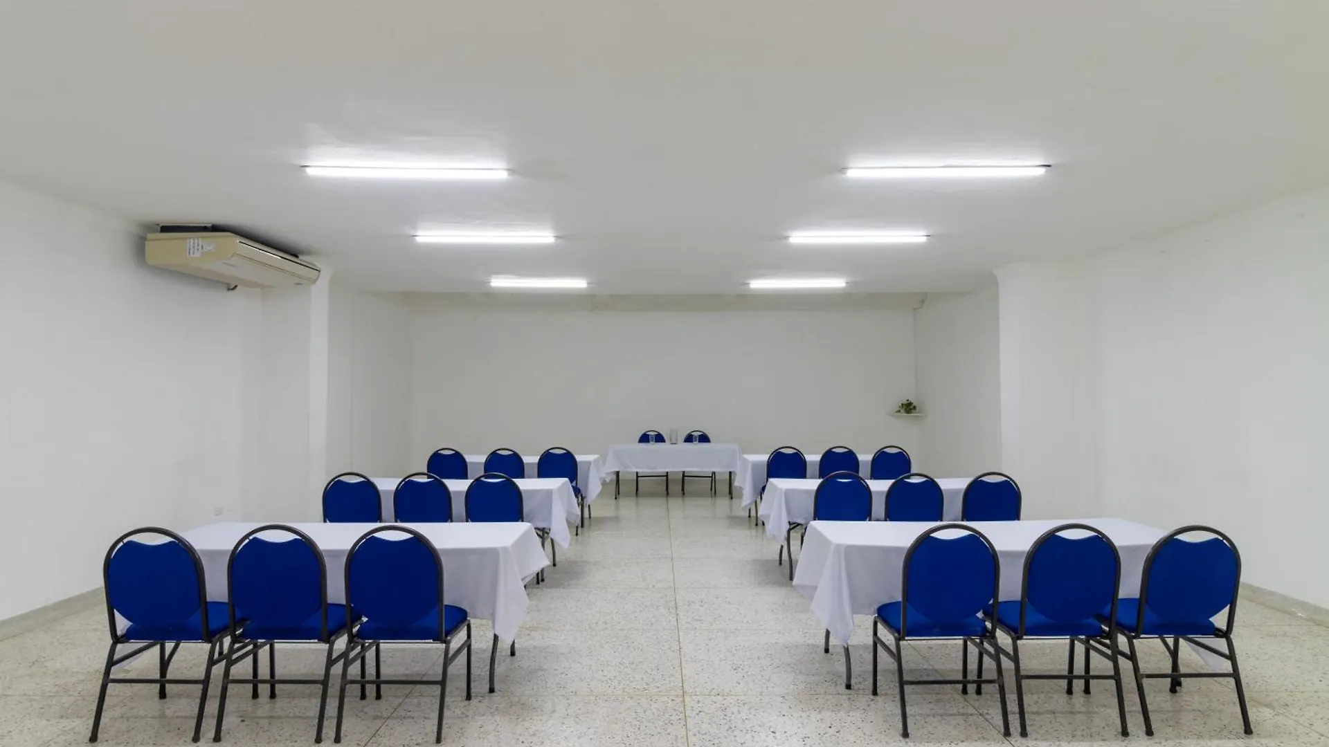 Hotel Axis Inn By Geh Suites Santa Marta