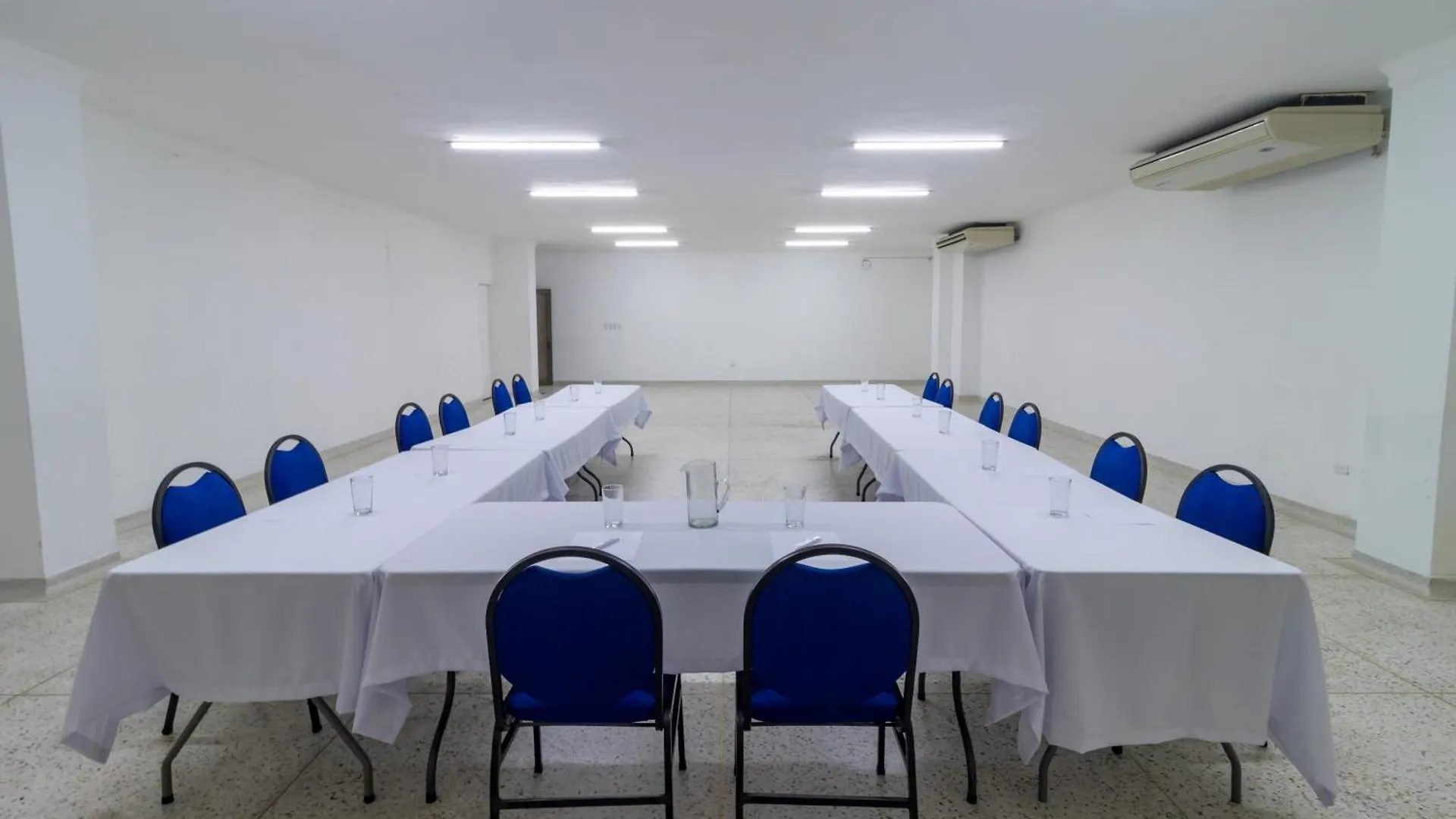 Hotel Axis Inn By Geh Suites Santa Marta